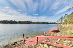 Deck, Grill & Views: Lakefront Cottage in Harrison