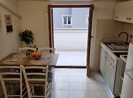 Modern and Bright Fazana Apartment With Balcony and Sea View