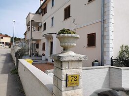 Modern and Bright Fazana Apartment With Balcony and Sea View