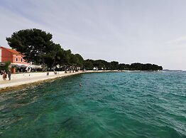 Modern and Bright Fazana Apartment With Balcony and Sea View