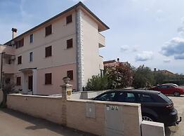 Modern and Bright Fazana Apartment With Balcony and Sea View