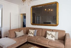 Central Ericeira Apartment With Lift