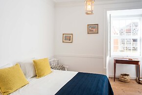 Central Ericeira Apartment With Lift