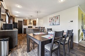 Sunsets & Serenity: Port Clinton Waterfront Stay 3 Bedroom Home