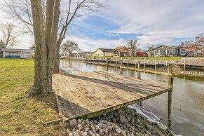Sunsets & Serenity: Port Clinton Waterfront Stay 3 Bedroom Home