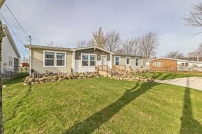 Sunsets & Serenity: Port Clinton Waterfront Stay 3 Bedroom Home