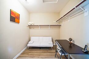Charming Pet-friendly Getaway In Sunny Beaumont 4 Bedroom Home
