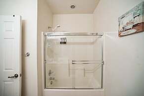 Charming Pet-friendly Getaway In Sunny Beaumont 4 Bedroom Home