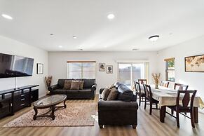 Charming Pet-friendly Getaway In Sunny Beaumont 4 Bedroom Home
