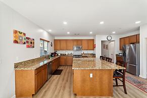 Charming Pet-friendly Getaway In Sunny Beaumont 4 Bedroom Home