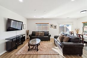 Charming Pet-friendly Getaway In Sunny Beaumont 4 Bedroom Home