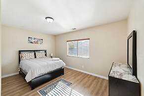 Charming Pet-friendly Getaway In Sunny Beaumont 4 Bedroom Home