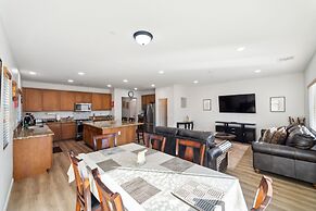 Charming Pet-friendly Getaway In Sunny Beaumont 4 Bedroom Home