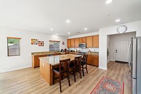 Charming Pet-friendly Getaway In Sunny Beaumont 4 Bedroom Home