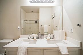 Charming Pet-friendly Getaway In Sunny Beaumont 4 Bedroom Home