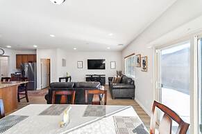 Charming Pet-friendly Getaway In Sunny Beaumont 4 Bedroom Home