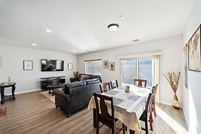 Charming Pet-friendly Getaway In Sunny Beaumont 4 Bedroom Home