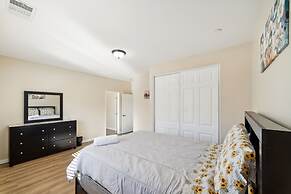 Charming Pet-friendly Getaway In Sunny Beaumont 4 Bedroom Home