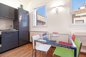 Venice Guggenheim Apt by Wonderful Italy