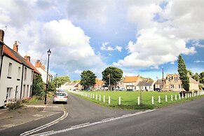 3-bedroom Cottage in Norham Berwick-upon-tweed -log Fire - Dog Friendl