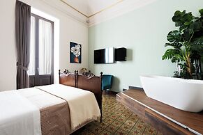 Holiday Lux Boutique Room