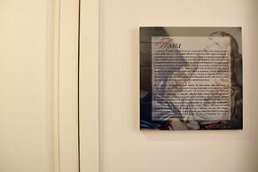 Holiday Lux Boutique Room