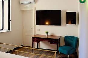 Holiday Lux Boutique Room