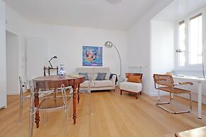 YCH Delightful flat near San Giovanni