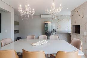 Excelente Cobertura Jurerê com Jacuzzi