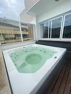 Excelente Cobertura Jurerê com Jacuzzi