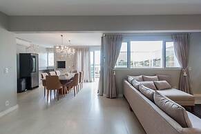 Excelente Cobertura Jurerê com Jacuzzi