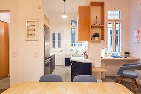 Historic 2BR Oasis in Kolonaki