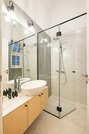 Historic 2BR Oasis in Kolonaki