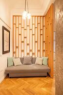 Historic 2BR Oasis in Kolonaki