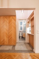 Historic 2BR Oasis in Kolonaki