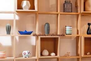 Historic 2BR Oasis in Kolonaki