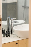 Historic 2BR Oasis in Kolonaki