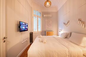 Historic 2BR Oasis in Kolonaki