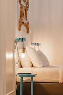 Historic 2BR Oasis in Kolonaki