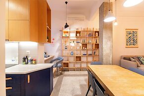 Historic 2BR Oasis in Kolonaki
