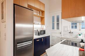 Historic 2BR Oasis in Kolonaki