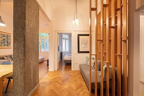 Historic 2BR Oasis in Kolonaki