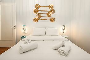 Historic 2BR Oasis in Kolonaki