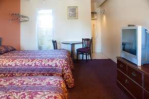 NASSAU HOLIDAY MOTEL