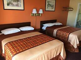 NASSAU HOLIDAY MOTEL