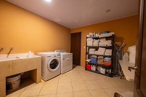 - Casa Zafiro 7 Bedrooms Private Pool