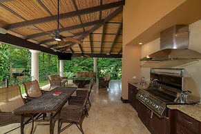 - Casa Zafiro 7 Bedrooms Private Pool