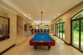 - Casa Zafiro 7 Bedrooms Private Pool