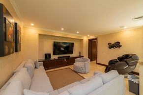 - Casa Zafiro 7 Bedrooms Private Pool