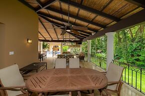 - Casa Zafiro 7 Bedrooms Private Pool